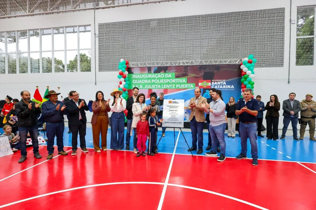 Governo estadual entrega reforma e quadra poliesportiva da escola Prof. Julieta Lentz Puerta em Joaçaba