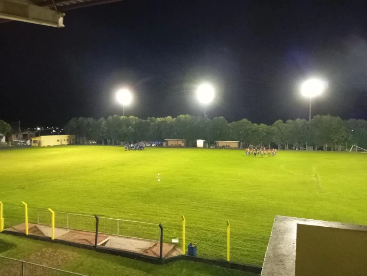 Fios de câmeras são cortados e banheiros depredados no Estádio Municipal de Herval d’Oeste