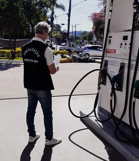 Procon de Joaçaba notifica postos de combustíveis por não baixar preço de gasolina após reduções na Petrobrás