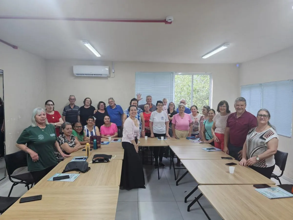 Curso de Inclusão Digital para Pessoa Idosa aborda golpes digitais e patrimoniais