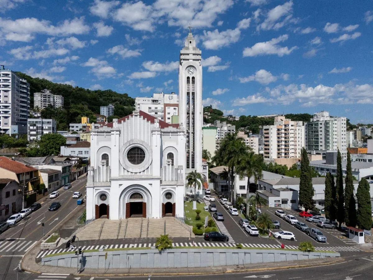 Catedral Santa Teresinha será elevada para Santuário Diocesano na próxima quarta-feira (01)