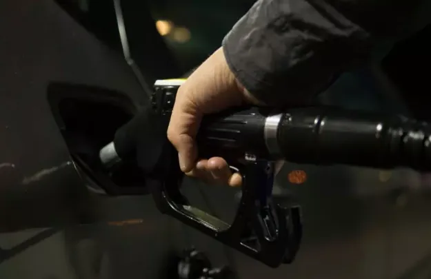 Postos de gasolina devem exibir preços dos combustíveis antes do novo teto do ICMS