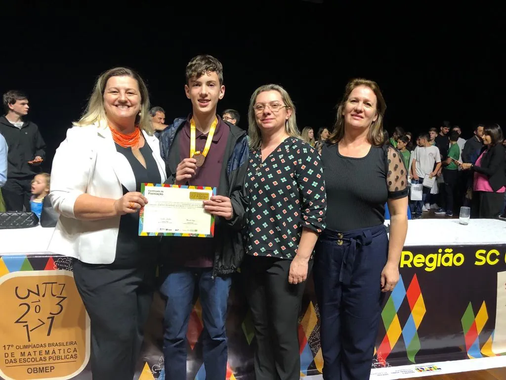 Aluno da Rede Municipal de Joaçaba conquista medalha de bronze na Olimpíada Brasileira de Matemática das Escolas Públicas
