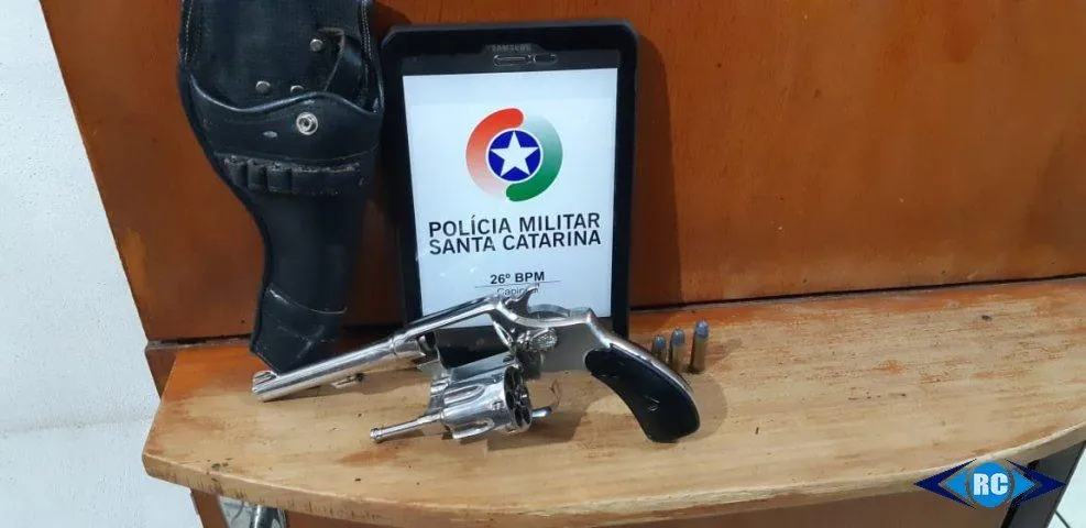 Polícia Militar prende homem por porte ilegal de arma de fogo em Capinzal