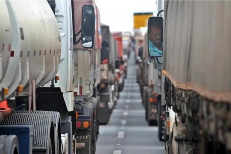 Governo lança programa para ampliar renda de caminhoneiros