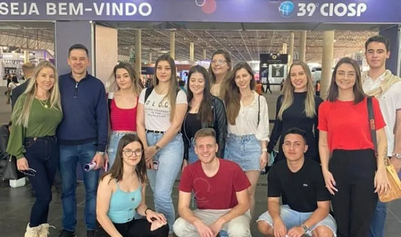 Acadêmicos da Unoesc participam de um dos maiores congressos de Odontologia do mundo