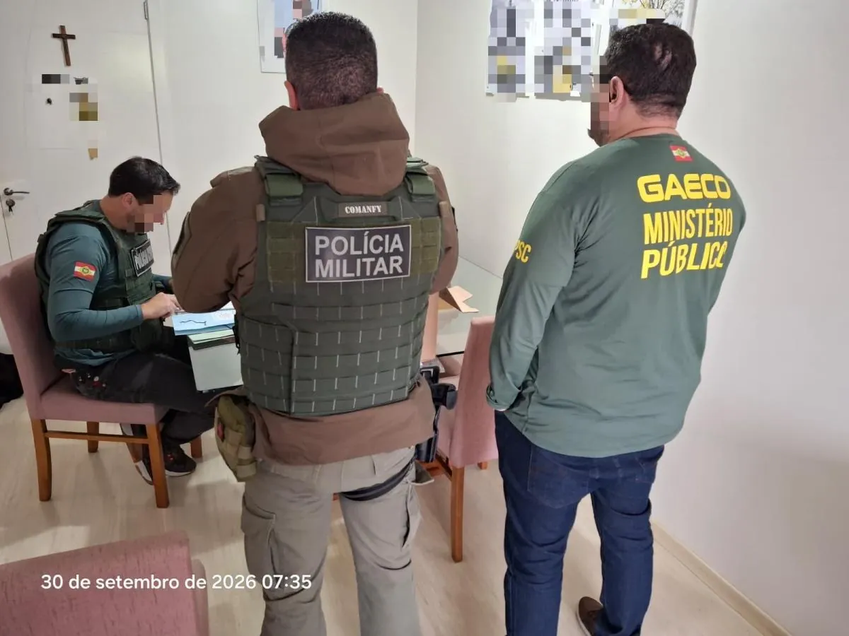 GAECO cumpre mandados de busca e apreensão em operação que investiga indústria de bebidas na região