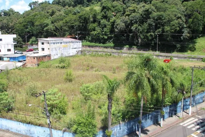 Executivo e legislativo  pedem a governador terreno de escola desativada em Joaçaba
