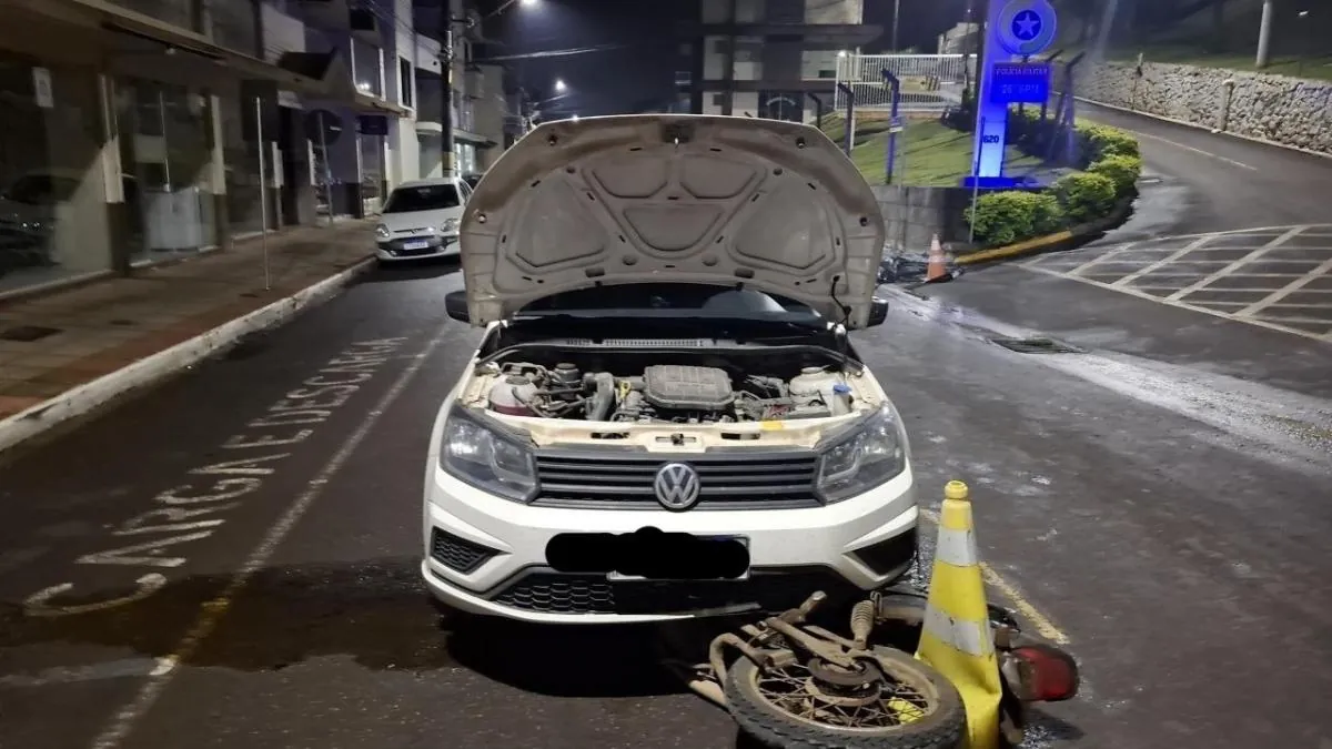 Motorista embriagado é preso ao colidir contra motocicleta no centro de Herval d’Oeste