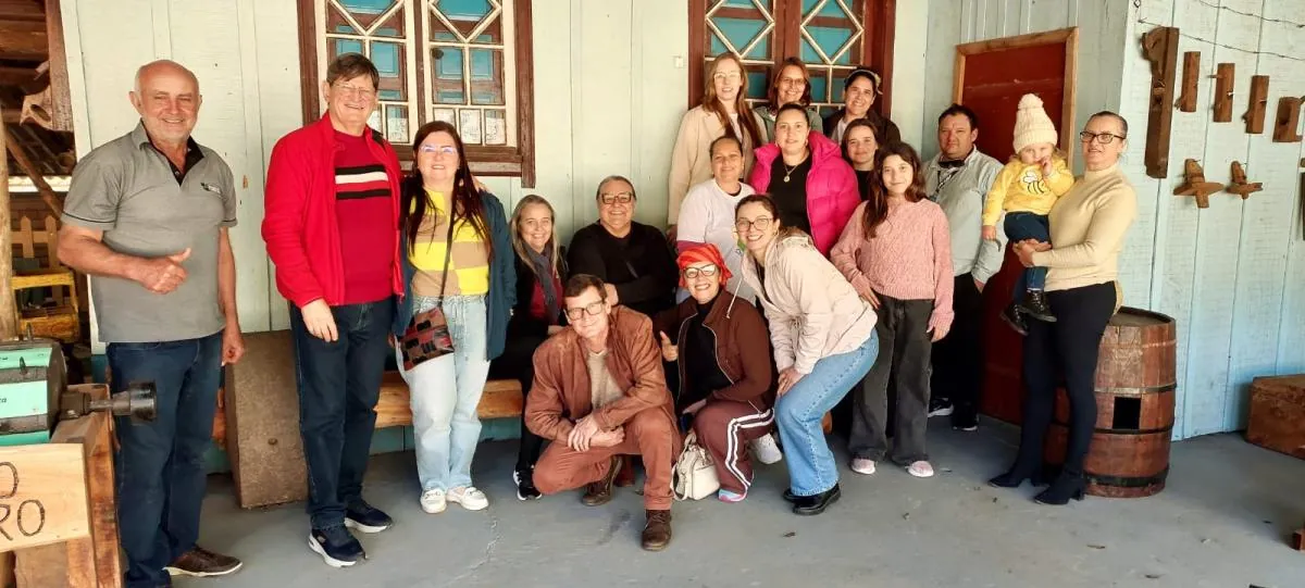 Artesãs de Águas de Chapecó realizam visita técnica cultural e turística na Rota Entre Trilhos e Trilhas