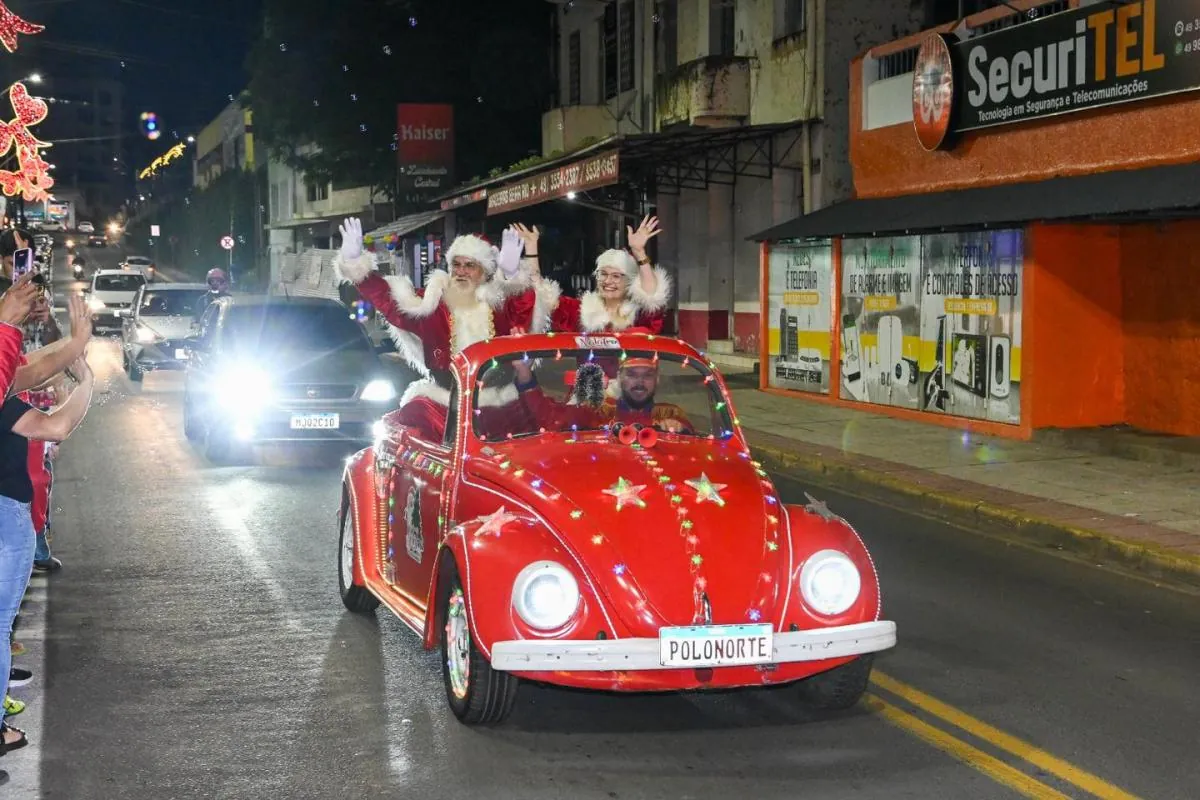 Chegada do Papai e Mamãe Noel e diversas atrações culturais marcaram a abertura do Natal em Família Herval