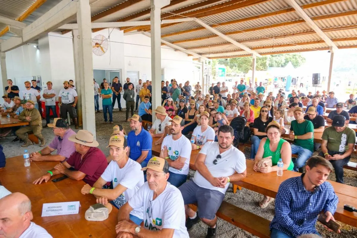 Primeiro dia do Campo Tecnológico Coolacer é marcado por grande presença de público