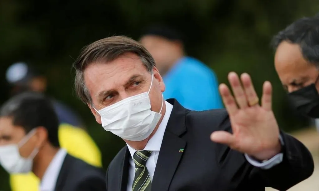 Bolsonaro diz que seu exame para covid-19 deu positivo