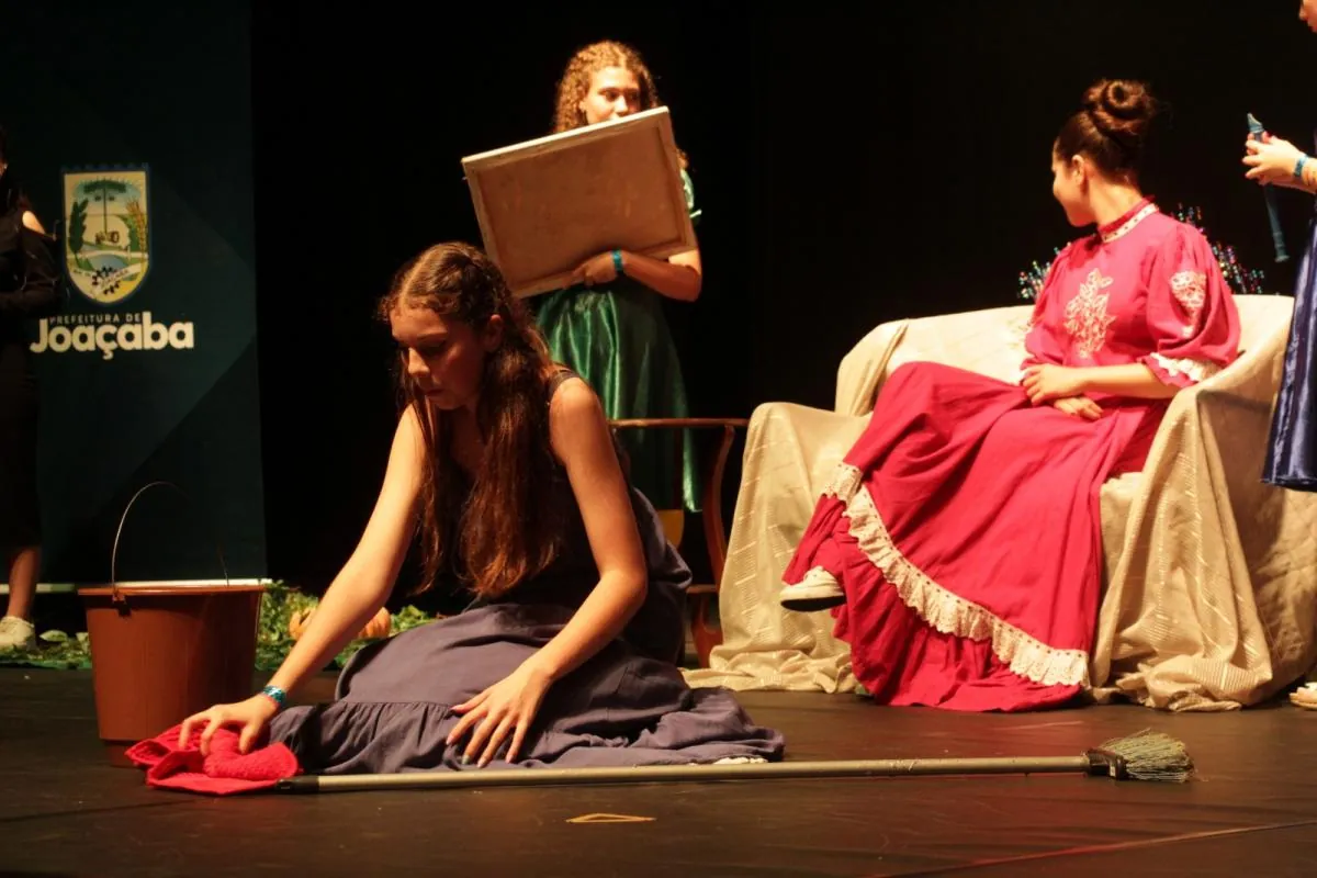 Oliejho Cultural 2024: Última etapa encanta com talentos em Poesia e Teatro