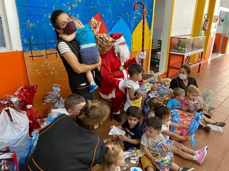 Alunos das creches de Joaçaba recebem brinquedos de arrecadações