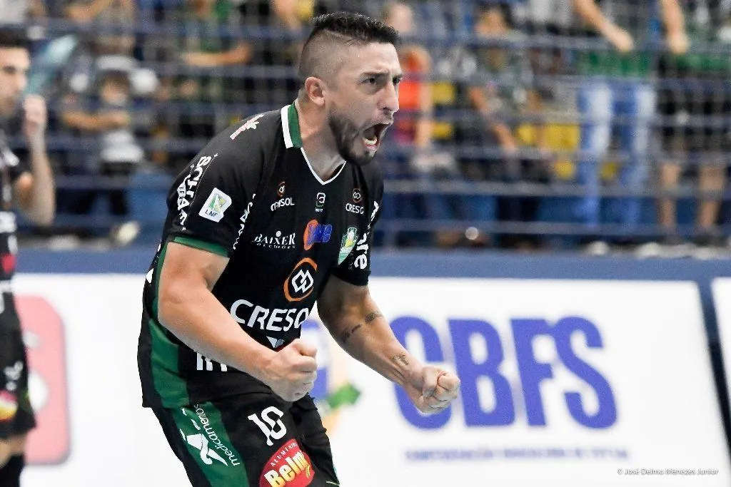 Pivô Sinoê foi oferecido ao Joaçaba Futsal