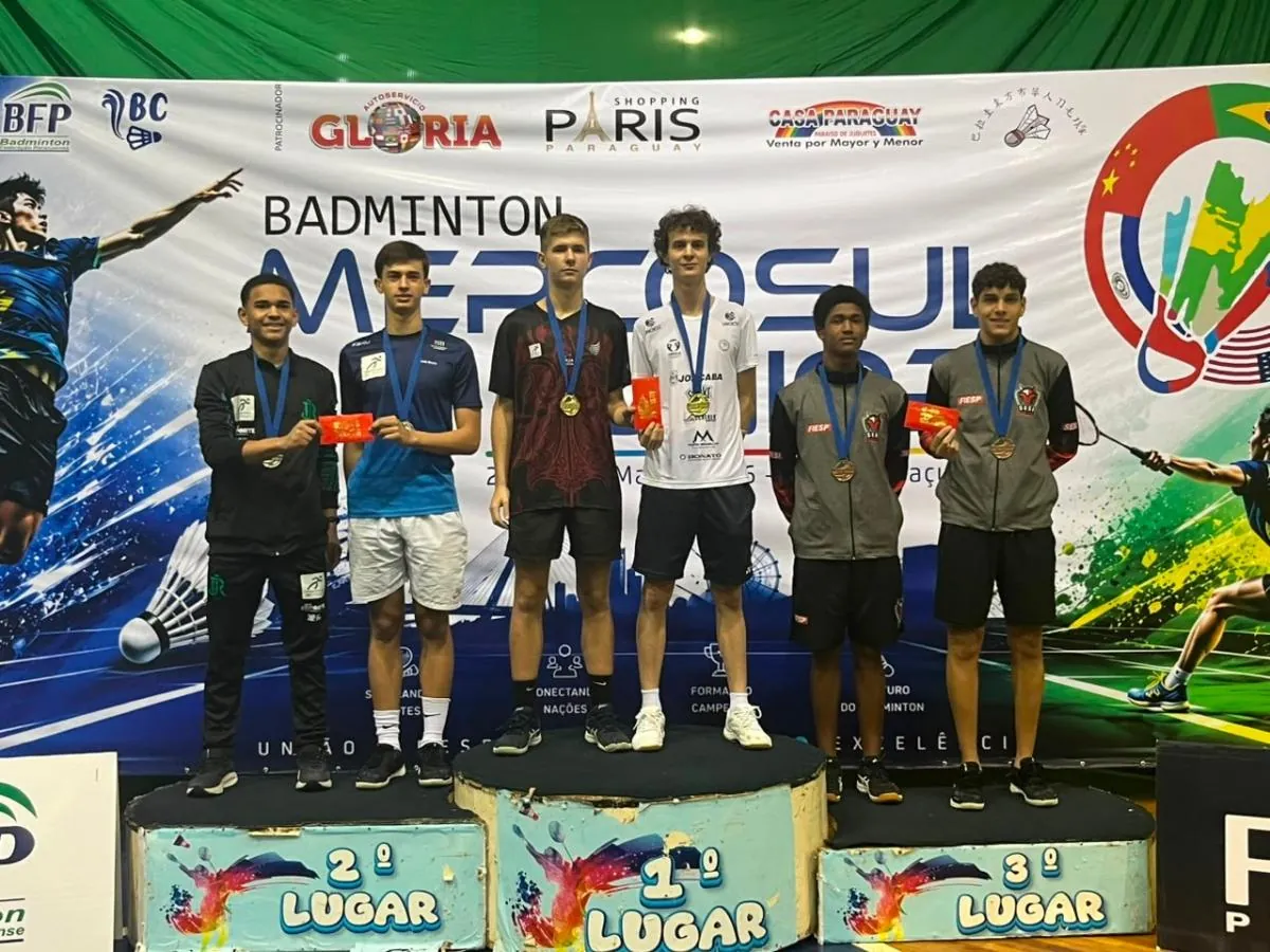 AMOB conquista sete medalhas no 2º Mercosul Internacional Júnior de Badminton 2026