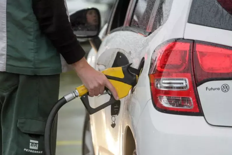 Saiba quanto vai custar a gasolina em SC após a volta da tributação