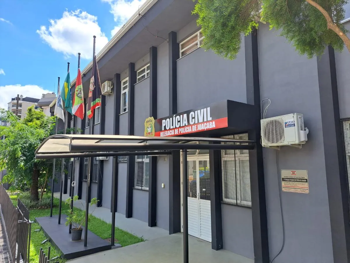 Homem acusado de associação criminosa, cárcere privado e tortura é preso pela DIC de Joaçaba