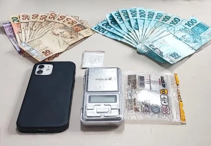 Jovem é preso após ser flagrado com droga no carro em Joaçaba