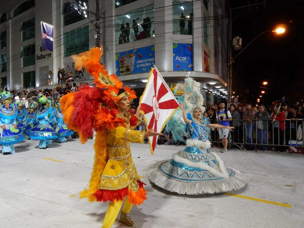Apuração dos desfiles das escolas de samba acontecem nesta terça feira