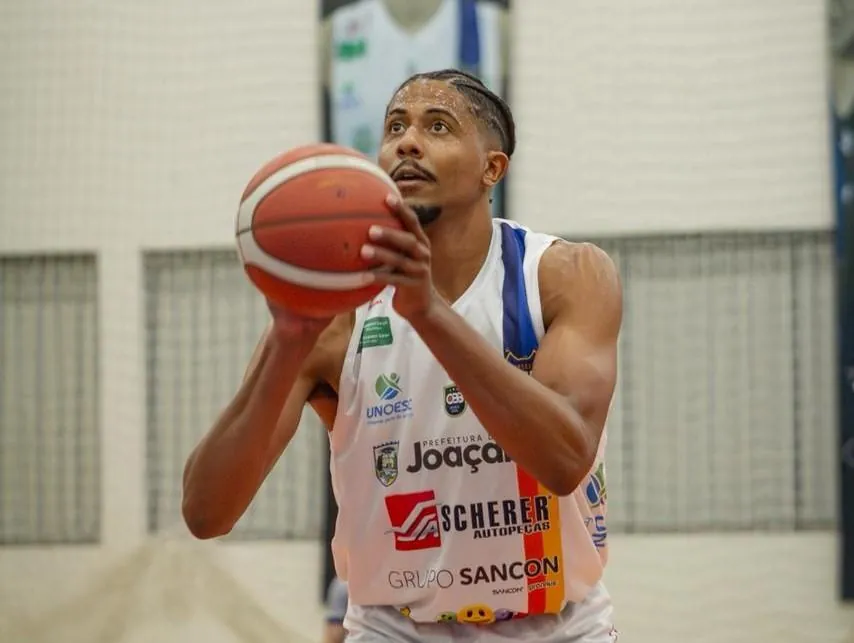 Basket Joaçaba embarcou para Blumenau em busca da vaga nas finais do Campeonato Brasileiro