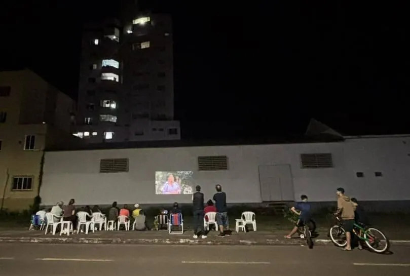1º Cine Paredão foi realizado em Herval d’Oeste