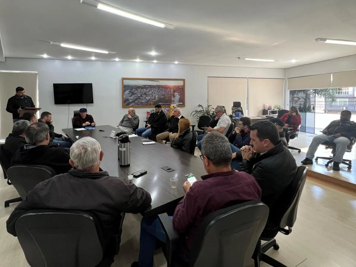 Joaçaba inicia nova etapa de pavimentação em 13 ruas do município