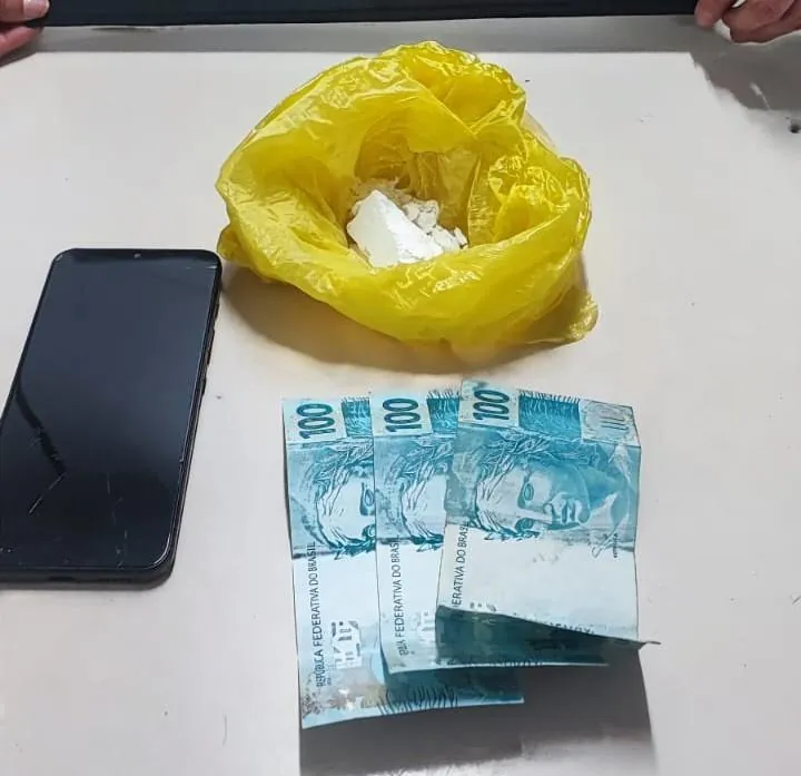 Mulher é presa em Joaçaba por tráfico de drogas, resistência e desobediência