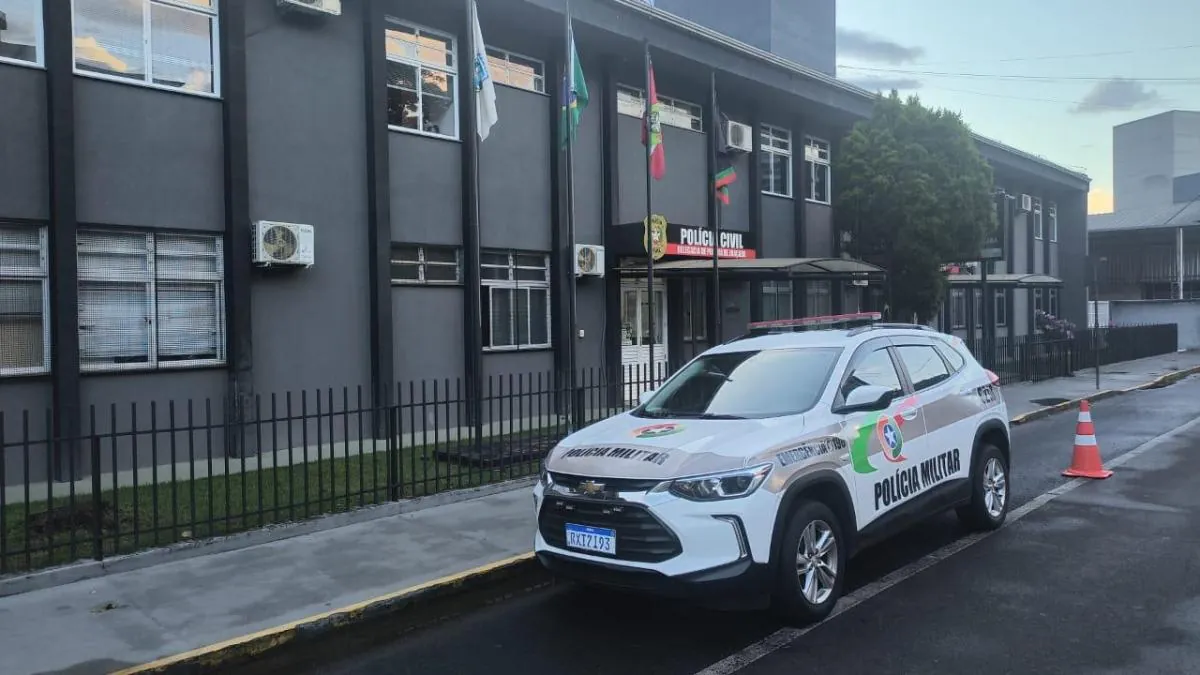 Homem é preso após “passar trote” mais de 50 vezes à PM, em Herval d’Oeste, durante o fim de semana