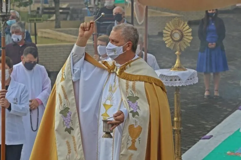 Celebração de Corpus Christi teve bênção dos veículos e ação social