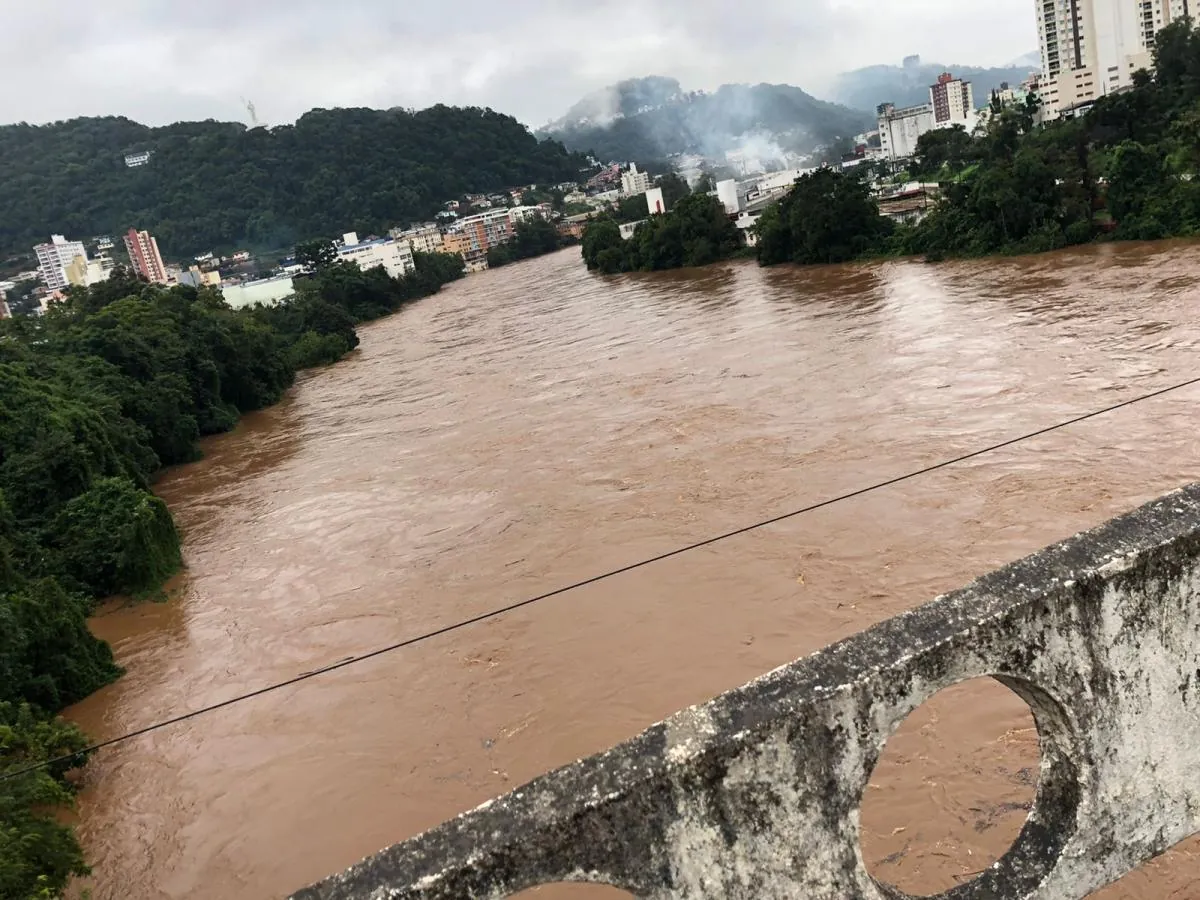 Rio do Peixe está com mais de 7 metros acima do nível normal