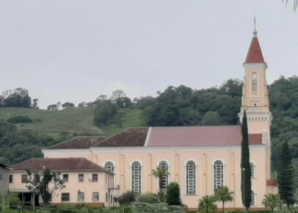 Igreja São João Batista de Luzerna iniciou a substituição do telhado 