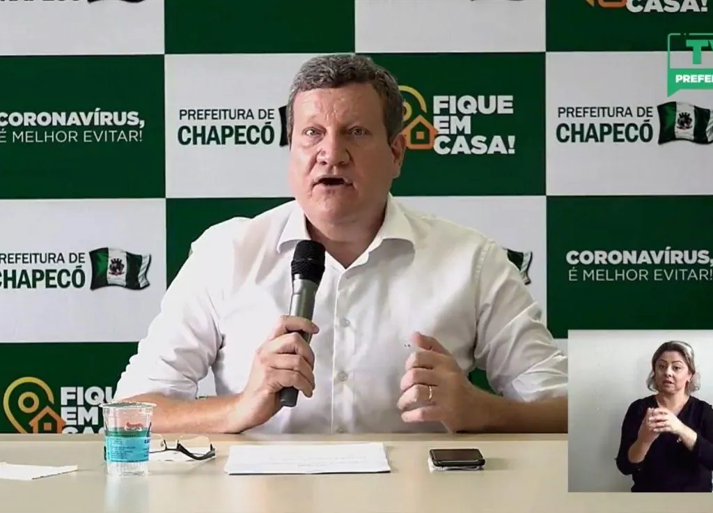 “Vamos fechar o comércio total, se chegar a 50% de internamento”, alerta prefeito de Chapecó