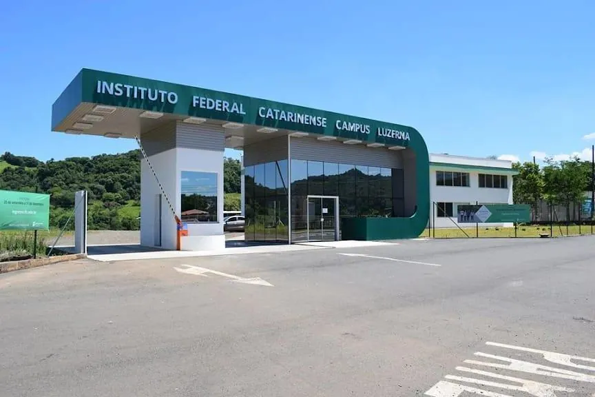 Prefeitura de Joaçaba garante auxílio para transporte de estudantes do IFC de Luzerna