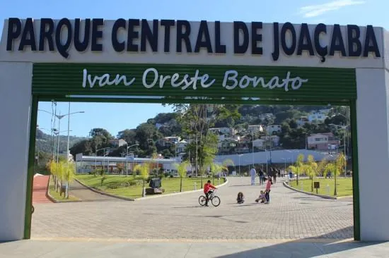 Joaçaba Futsal promove ação no Parque Central neste sábado