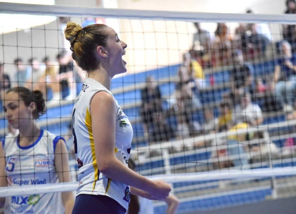 Atleta revelada pela AJOV vai jogar nos Estados Unidos