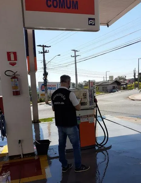 Procon de Joaçaba fiscalizou postos de combustíveis do município neste sábado (13)