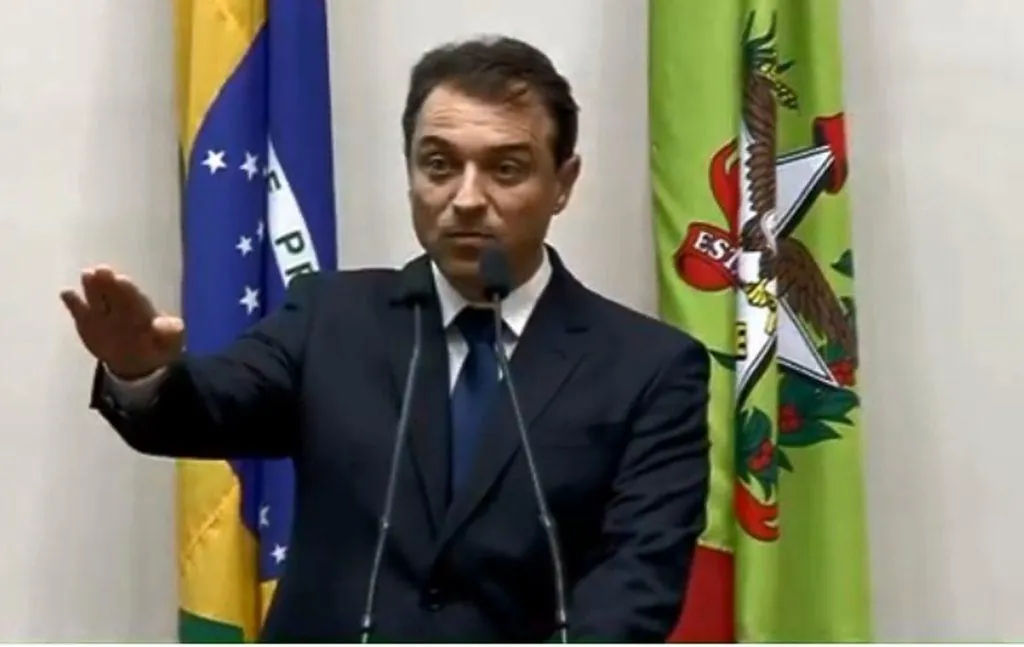 Assembleia define rito do pedido de impeachment do governador
