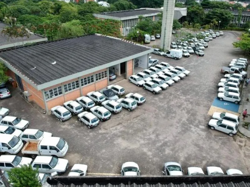 Epagri realiza leilão de veículos e equipamentos