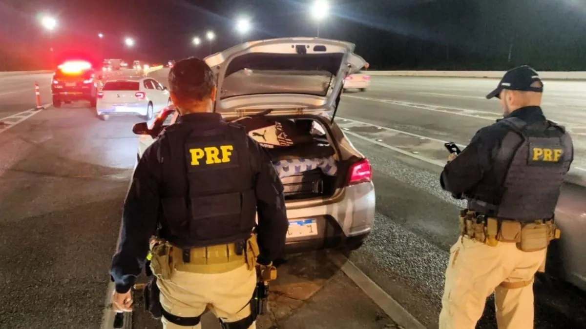 PRF flagra mais de 900 motoristas em excesso de velocidade durante feriadão em Santa Catarina