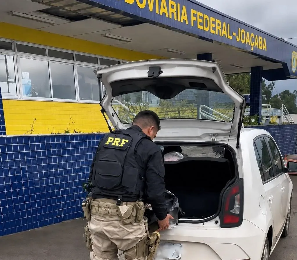 58kg de maconha são apreendidos com motorista de aplicativo na BR-153