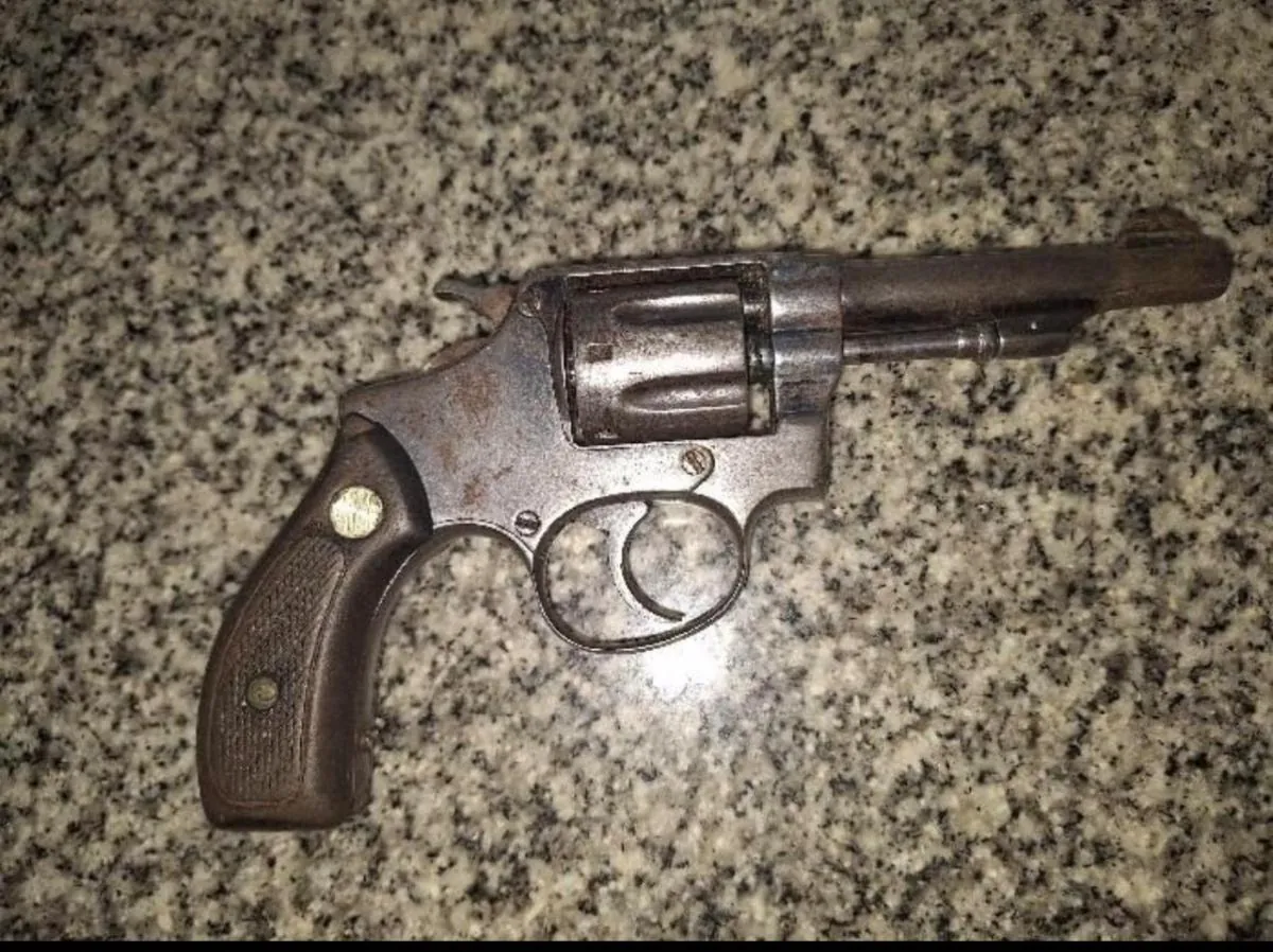 Homem é preso ao ameaçar ex-companheira e  por porte ilegal de arma de fogo, em Herval d’Oeste