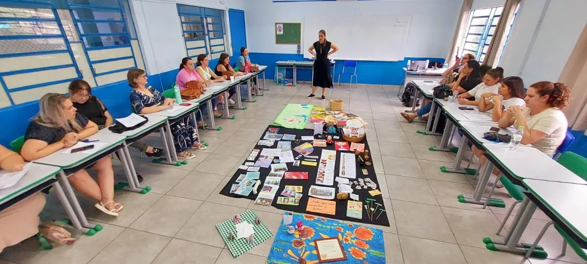 Profissionais da educação de Herval d’Oeste estão passando por capacitação