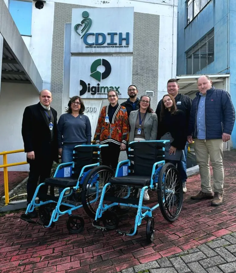 Ação do Rotary leva mais mobilidade e qualidade de vida a pacientes e idosos da região por meio da doação de cadeiras de rodas
