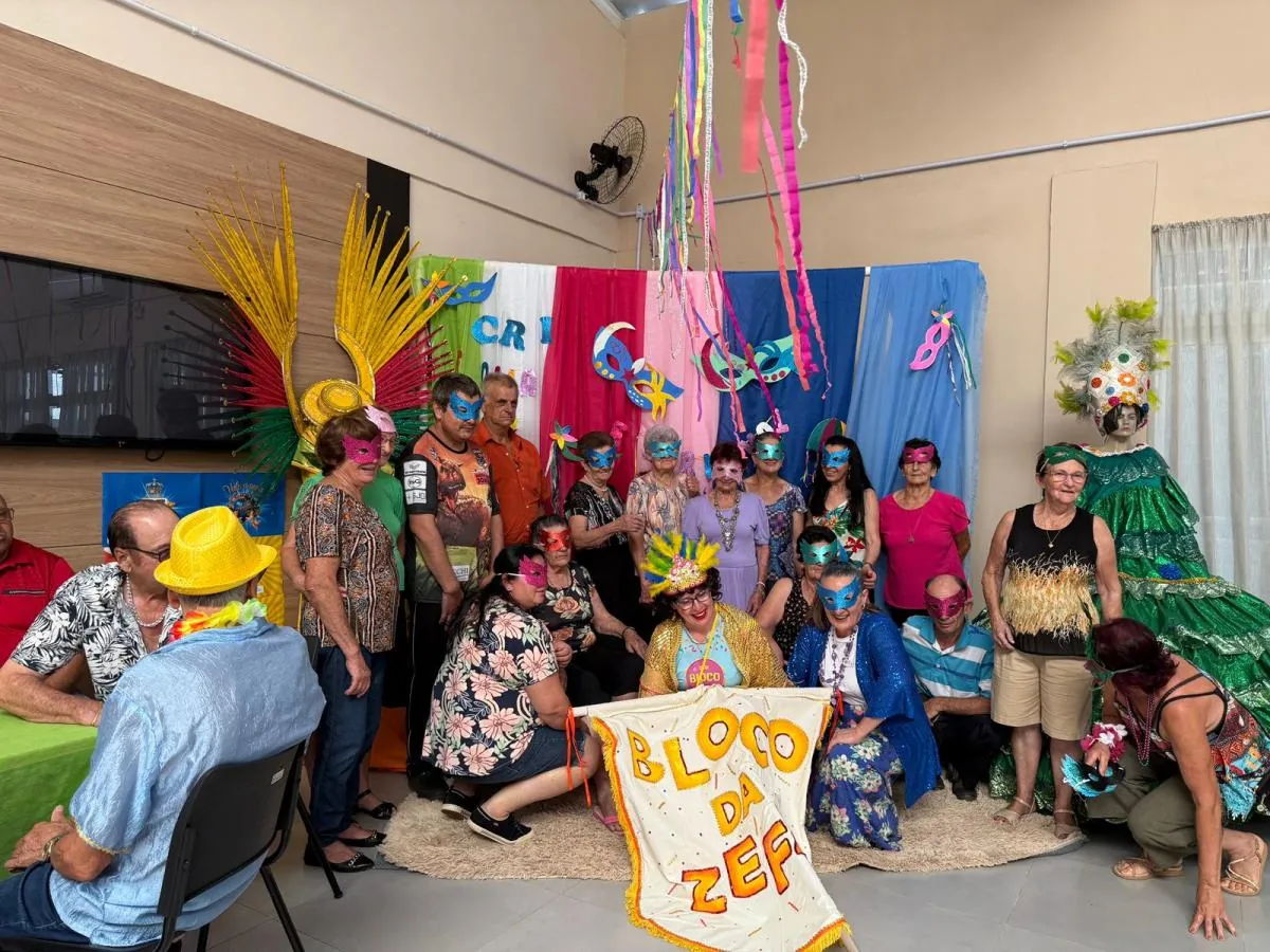 Carnaval do CRI reúne cerca de 100 idosos em tarde de alegria e integração em Joaçaba