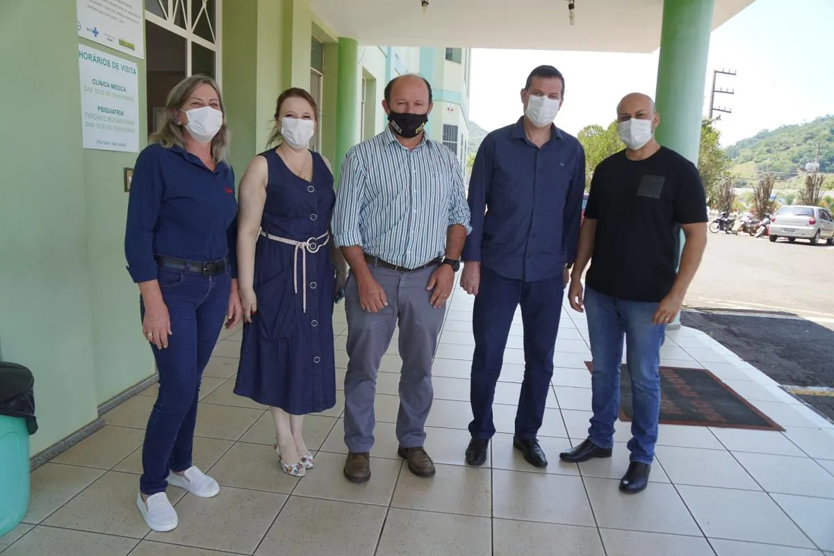 Hospital São Roque de Luzerna recebe a visita do Prefeito Mauro Martini e da Secretária de Saúde Eugênia Bucco