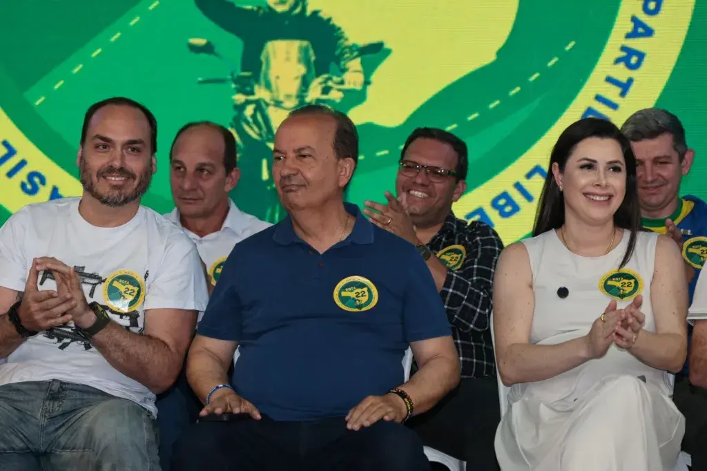 Carlos Bolsonaro esteve presente no projeto “Rota 22”, em Herval d’Oeste, no último sábado (11)