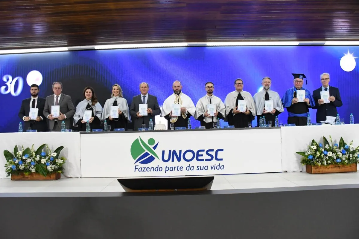 Unoesc celebra 30 anos como Universidade com homenagem a Aristides Cimadon e lançamento de livro comemorativo