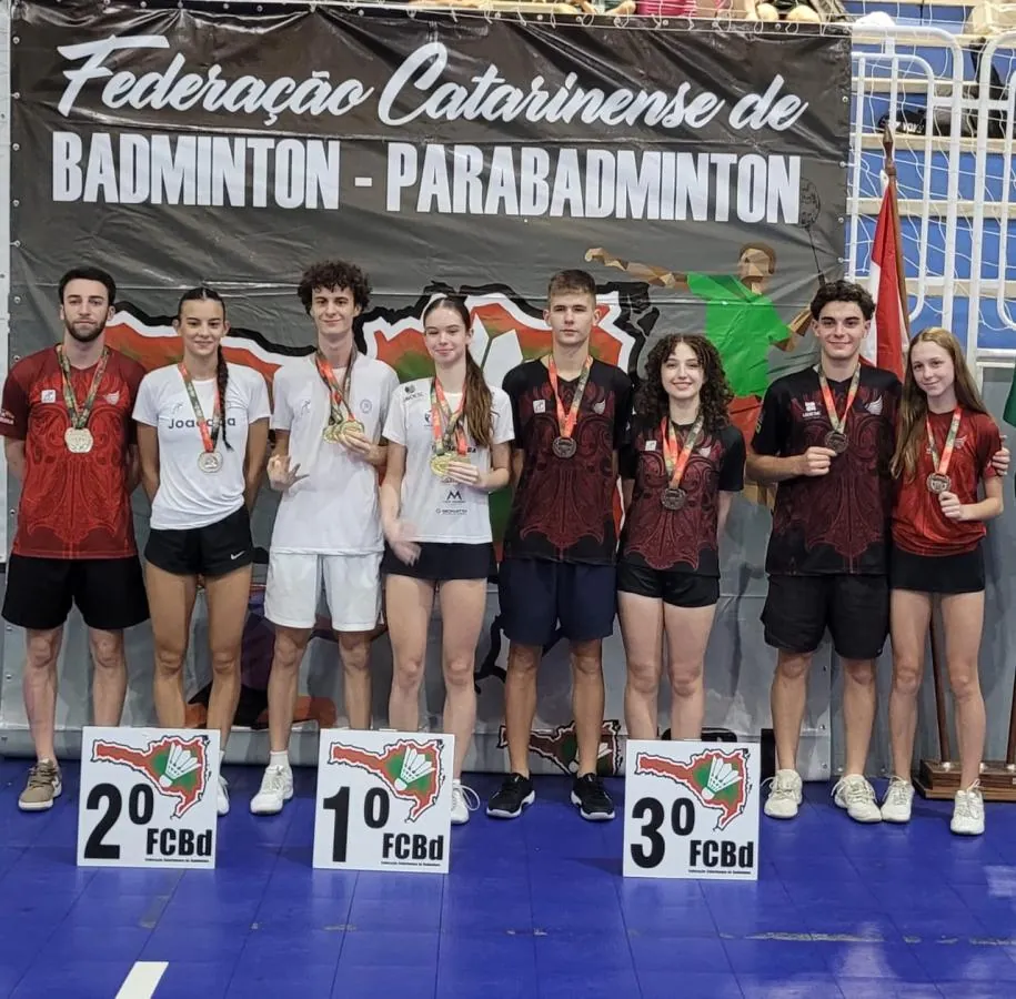 AMOB conquista 19 ouros na I Etapa do Campeonato Catarinense de Badminton